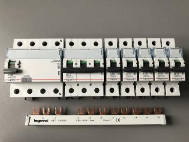 Legrand ***SET*** FI: 1x 411765 + 1x LS-B32A-3polig 403405 + 5x LS-B16A-1polig 403357 + 1x 004980 Sammelschiene